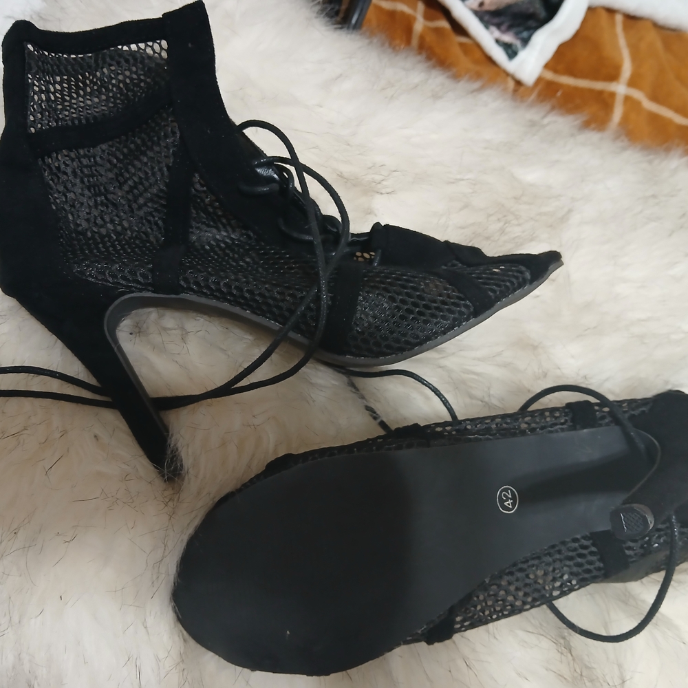 Source Unknown Black Mesh Lace-Up Heeled Boots